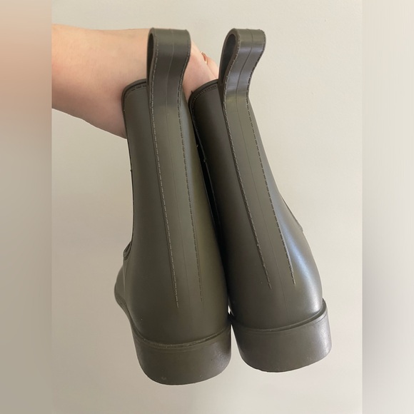 A New Day Women’s Green Chelsea Rain Boots Size 7 - Picture 6 of 7